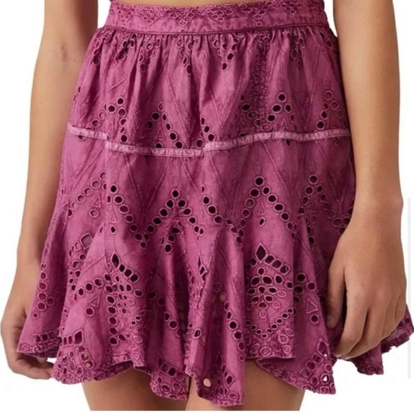 Free People Serenity Eyelet Mini Skirt Skort in Dreamy Mulberry MEDIUM 1245 - Picture 4 of 9